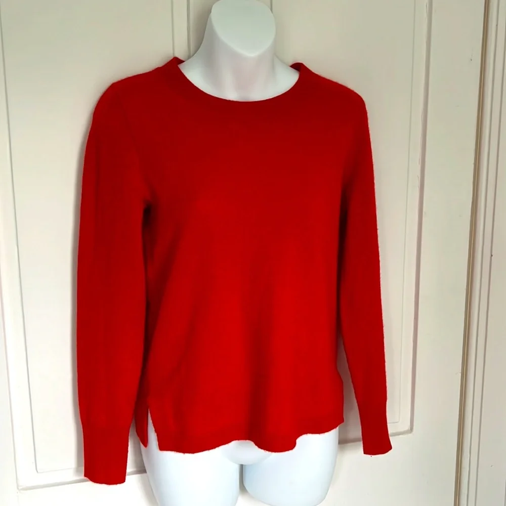J Crew Red 100% Cashmere Crew Neck sweater XS side slits, long sleeve
